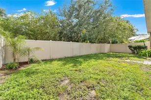 10229 Avelar Ridge Dr, Riverview, FL 33578 - Photo 32