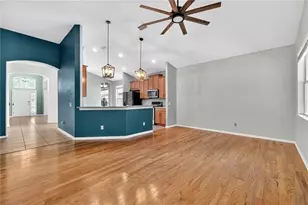 10229 Avelar Ridge Dr, Riverview, FL 33578 - Photo 12