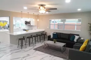 2042 Craft Ln, Sarasota, FL 34239 - Photo 10