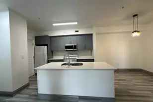 5608 Pinnacle Heights Cir, Tampa, FL 33624 - Photo 2