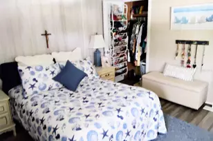 10118 N Lake Dr, Largo, FL 33773 - Photo 12