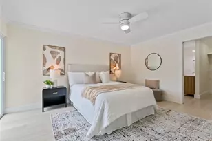 7220 Sunshine Dr S, Saint Petersburg, FL 33705 - Photo 14