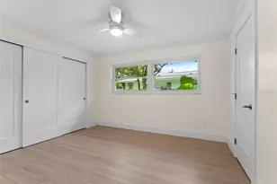7220 Sunshine Dr S, Saint Petersburg, FL 33705 - Photo 18