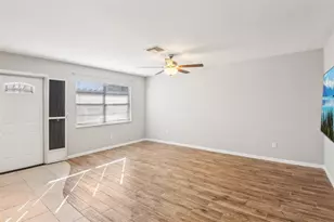 2304 Glenmore Cir, Sun City Center, FL 33573 - Photo 8