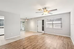 2304 Glenmore Cir, Sun City Center, FL 33573 - Photo 4