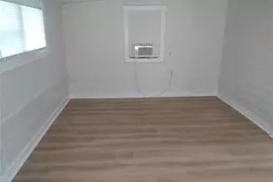 2609 4th St S, Saint Petersburg, FL 33705 - Photo 2