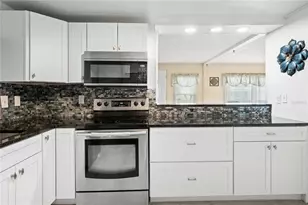 34542 Sweetpea Ln, Zephyrhills, FL 33541 - Photo 6