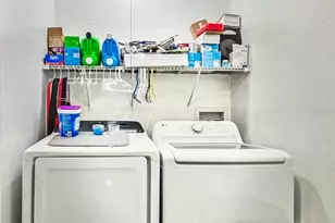 7611 La Mesita Ct, Tampa, FL 33615 - Photo 6