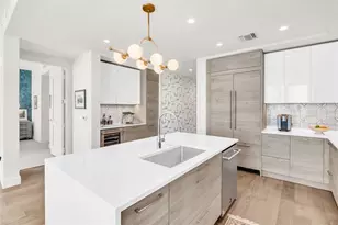 301 1st St S, Saint Petersburg, FL 33701 - Photo 12