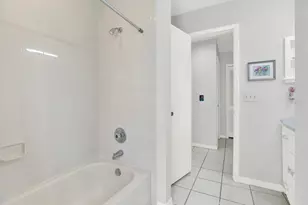 15830 Glenarn Dr, Tampa, FL 33618 - Photo 16