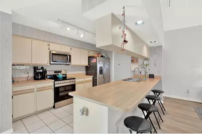 15830 Glenarn Drive, Tampa, FL 33618 - Photo 6