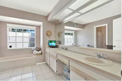 15830 Glenarn Drive, Tampa, FL 33618 - Photo 12