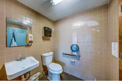 1010 Alt 19, Palm Harbor, FL 34683 - Photo 32