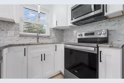 1782 Maryland Avenue NE, Saint Petersburg, FL 33703 - Photo 10