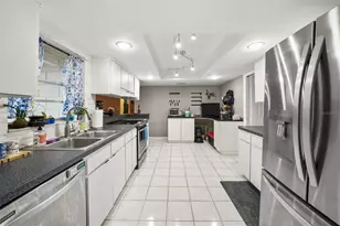 617 Pine Forest Dr, Brandon, FL 33511 - Photo 10