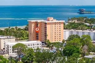 1120 N Shore Dr NE, Saint Petersburg, FL 33701 - Photo 2