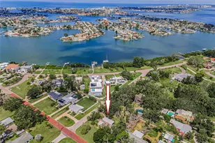 645 Villa Grande Ave S, Saint Petersburg, FL 33707 - Photo 2