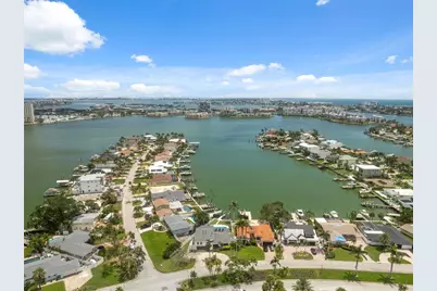 900 79th Street S, Saint Petersburg, FL 33707 - Photo 4