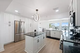 900 79th St S, Saint Petersburg, FL 33707 - Photo 14