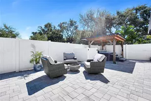 8101 38th Ave N, Saint Petersburg, FL 33710 - Photo 18