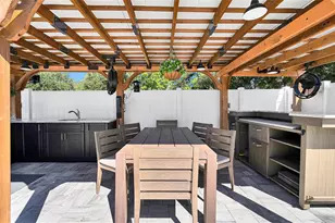 8101 38th Ave N, Saint Petersburg, FL 33710 - Photo 36