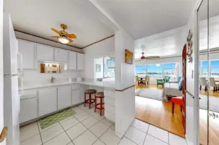 4550 Cove Cir, Saint Petersburg, FL 33708 - Photo 8