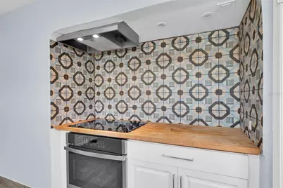 1101 28th Street N, Saint Petersburg, FL 33713 - Photo 8