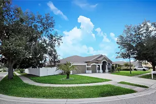 1906 Heartland Cir, Valrico, FL 33594 - Photo 2