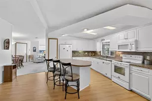 905 Iglesia Dr, North Port, FL 34287 - Photo 10