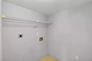 1225 Pine Ridge Cir W, Tarpon Springs, FL 34688 - Photo 36