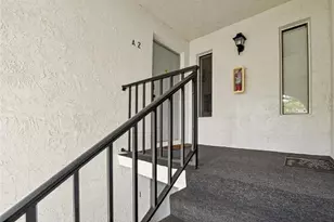 1225 Pine Ridge Cir W, Tarpon Springs, FL 34688 - Photo 8