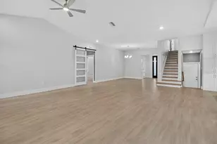 207 Athens St, Tarpon Springs, FL 34689 - Photo 18