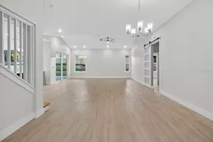 207 Athens St, Tarpon Springs, FL 34689 - Photo 12