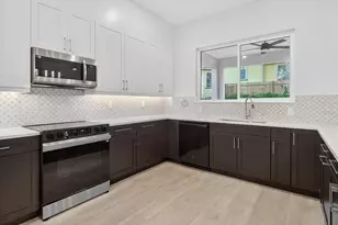 207 Athens St, Tarpon Springs, FL 34689 - Photo 28