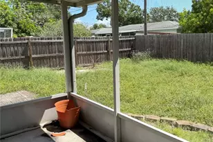 6925 17th St N, Saint Petersburg, FL 33702 - Photo 8