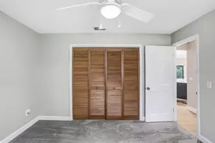 1040 Sylvia Ln, Tampa, FL 33613 - Photo 28