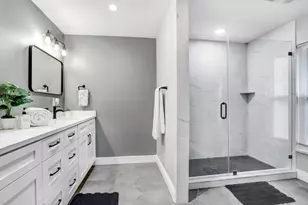 1040 Sylvia Ln, Tampa, FL 33613 - Photo 14