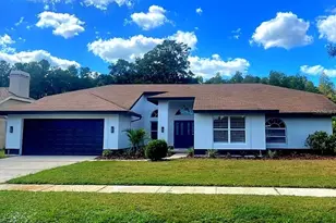 382 Waterford Cir E, Tarpon Springs, FL 34688 - Photo 1