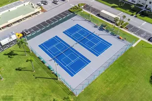 4550 Cove Cir, Saint Petersburg, FL 33708 - Photo 68