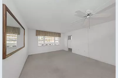 4550 Cove Circle #207, Saint Petersburg, FL 33708 - Photo 16