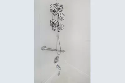 4550 Cove Circle #207, Saint Petersburg, FL 33708 - Photo 32