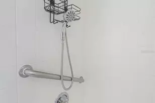 4550 Cove Cir, Saint Petersburg, FL 33708 - Photo 32