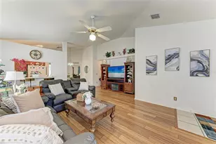 658 63rd Ave S, Saint Petersburg, FL 33705 - Photo 4