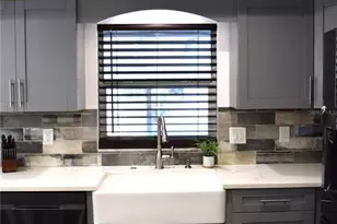 12217 Victor Ln, Dade City, FL 33525 - Photo 10