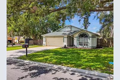 301 Sugar Creek Drive, Plant City, FL 33563 - Photo 1
