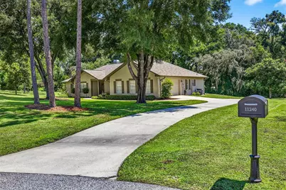 11240 Grandview Dr, Dade City, FL 33525 - Photo 2