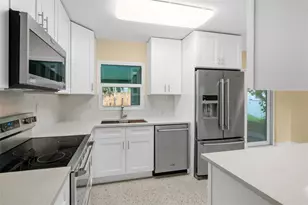 5680 Pershing St NE, Saint Petersburg, FL 33703 - Photo 12