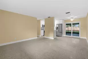 5680 Pershing St NE, Saint Petersburg, FL 33703 - Photo 8