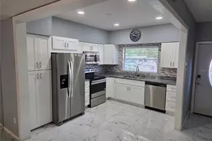 11703 W Wesson Circle W, Tampa, FL 33618 - Photo 2