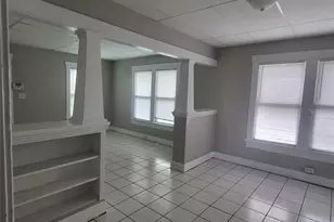 1042 8th Ave S, Saint Petersburg, FL 33705 - Photo 4